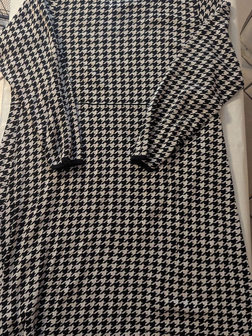 Lane Bryant Black & White Houndstooth Long Sleeve Dress